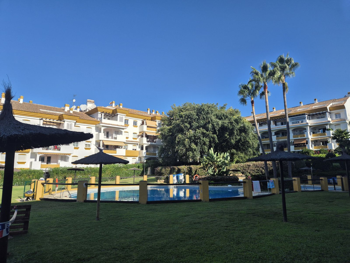 Lejlighed til salg i Nagueles, Marbella