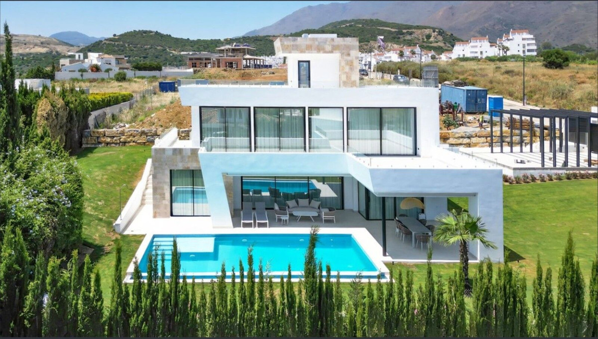 4 Bedroom Villa in Estepona
