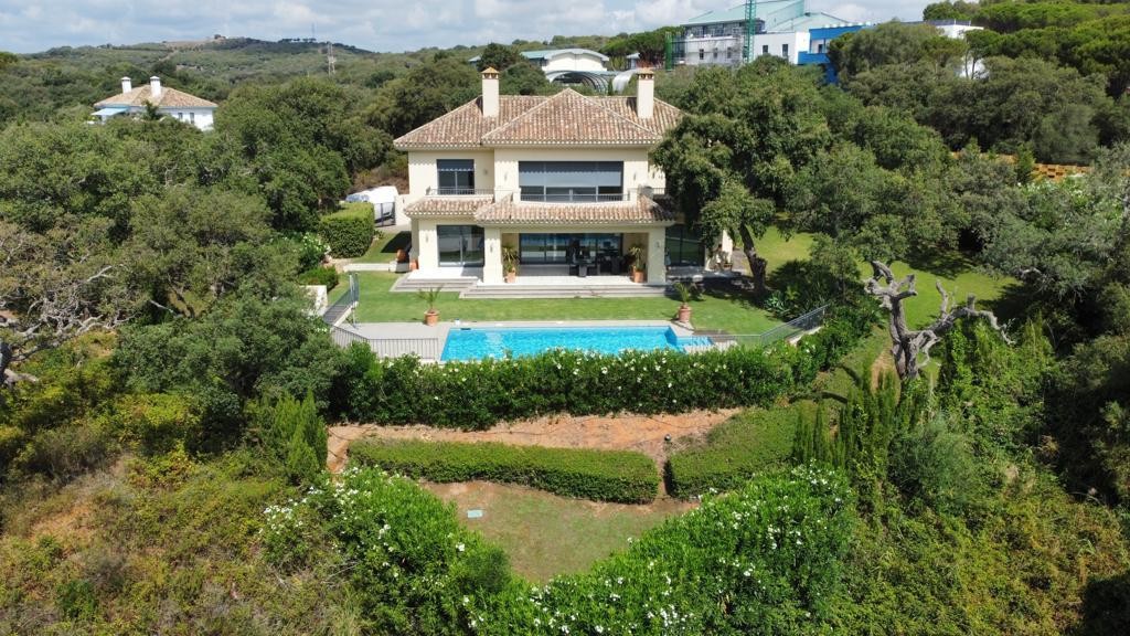 5 Bedroom Villa in San Roque - Photo 3