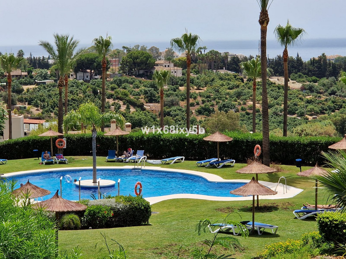 2 Bedroom Apartment in Estepona