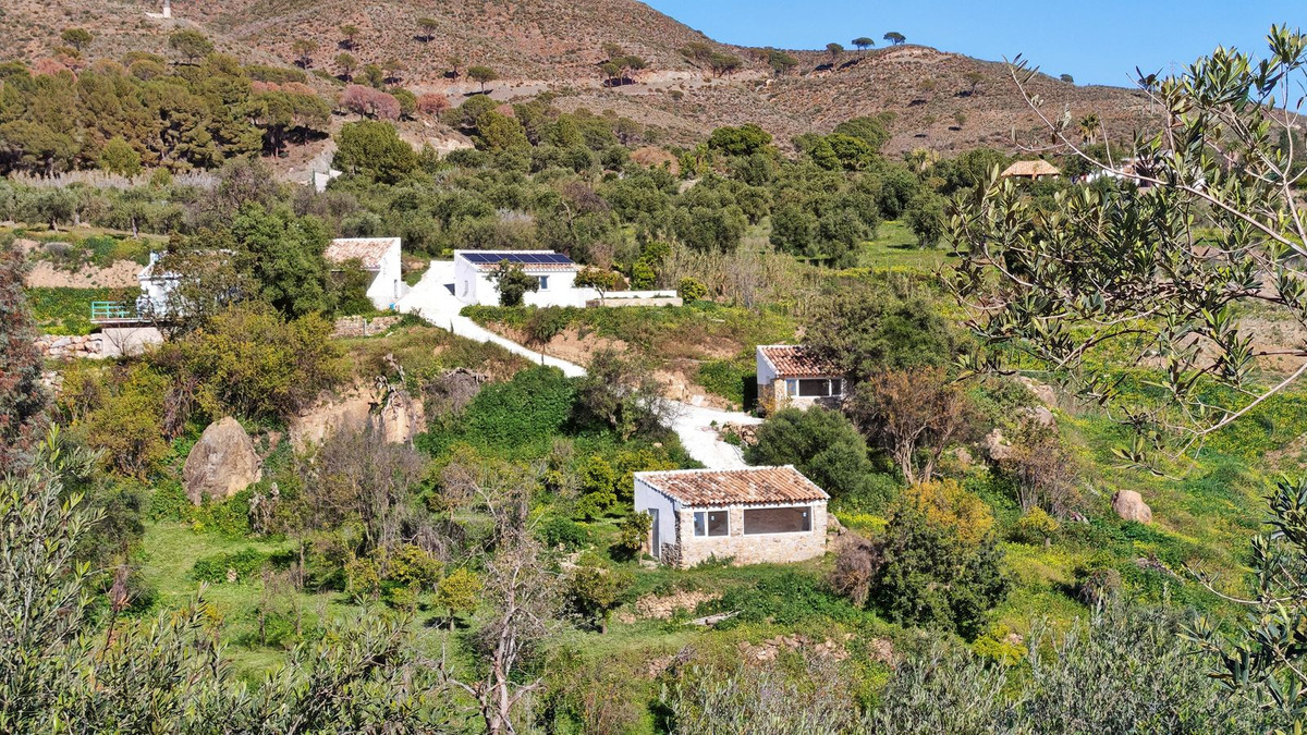 4 Bedroom Country house in Casarabonela