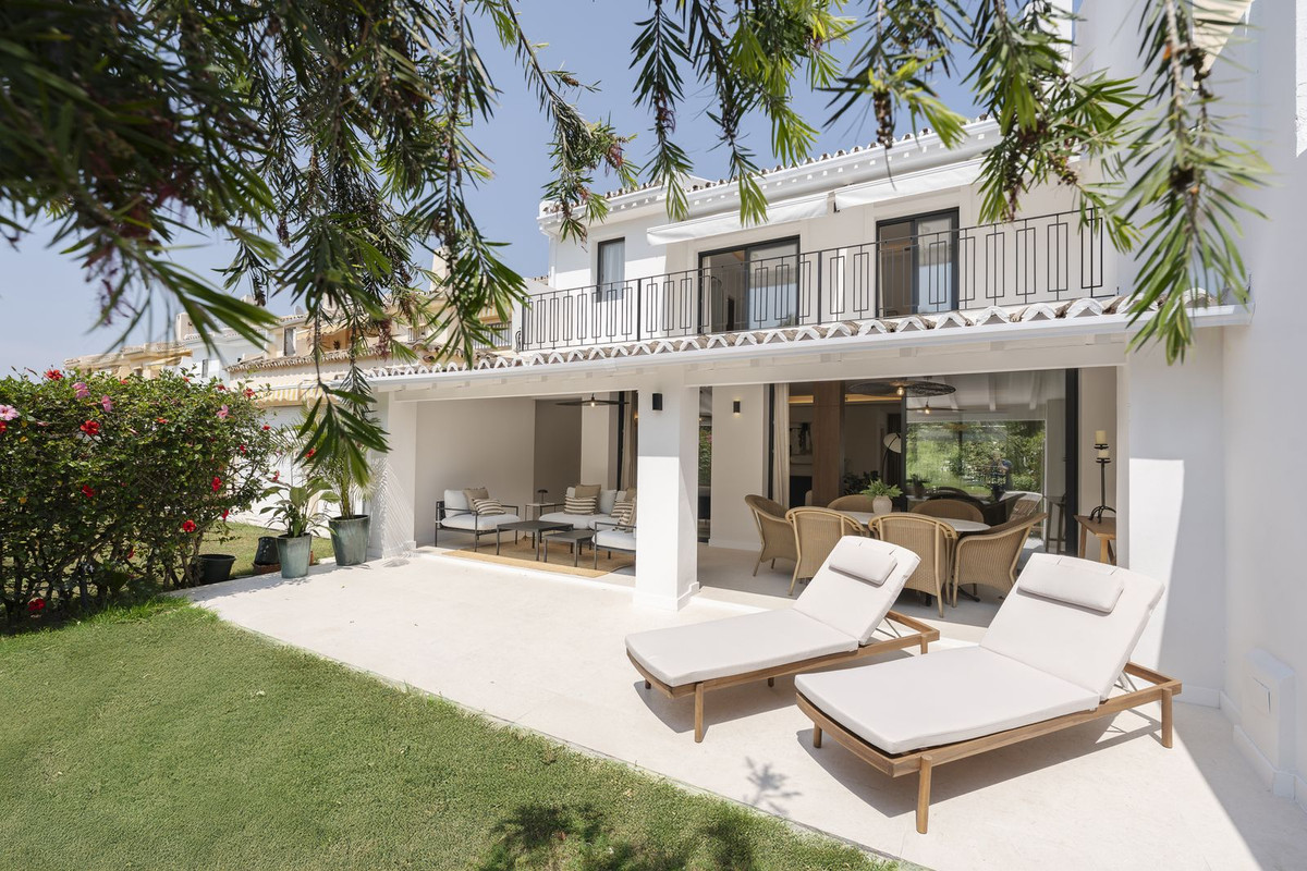 Maison de ville à vendre à Nueva Andalucia, Marbella