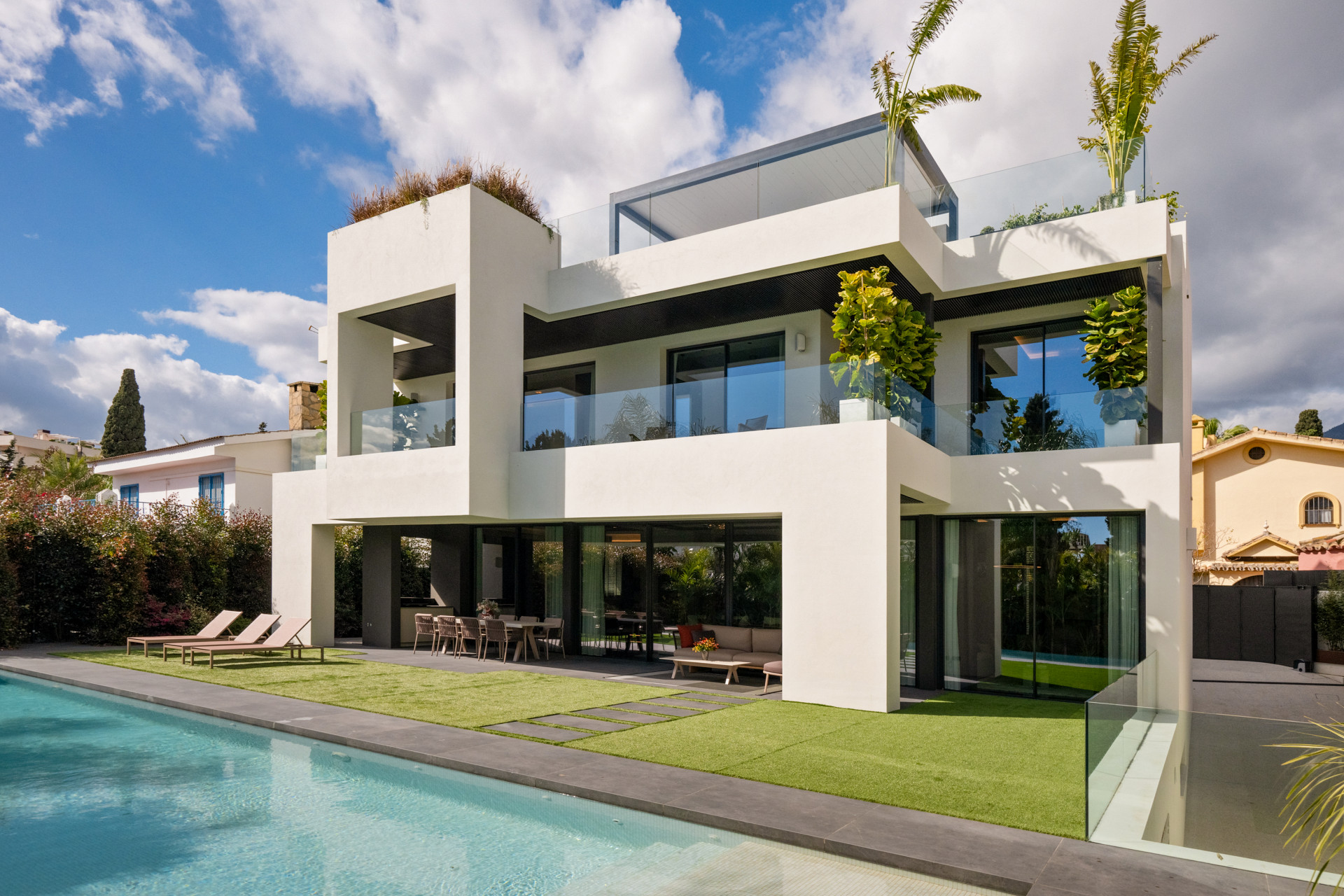 Βίλα προς πώληση σε Marbella Golden Mile