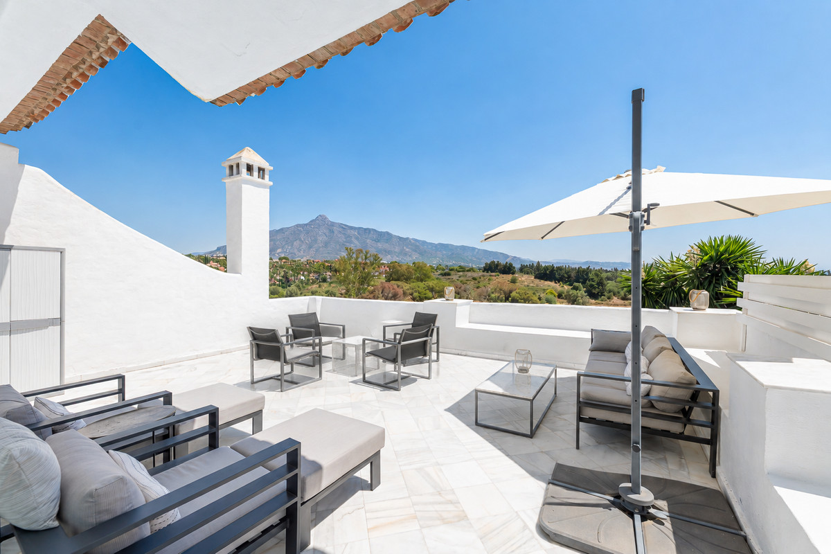 Casa Adosada en venta en Nueva Andalucía, Marbella