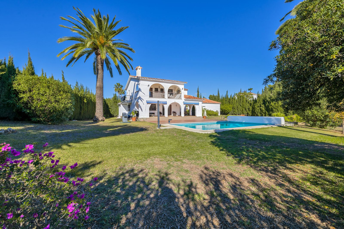 Villa til salg i Estepona