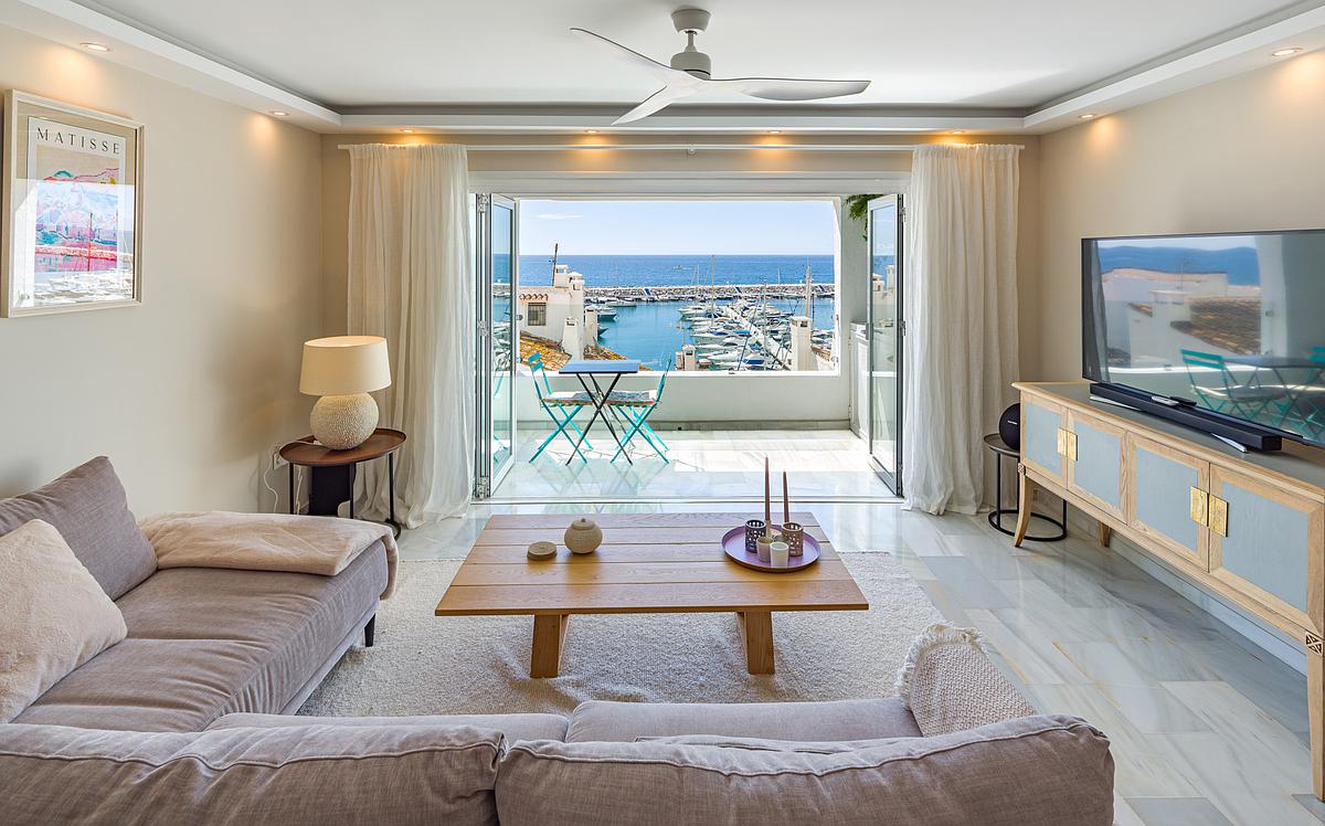 Апартамент за продажба в Puerto Banus, Marbella