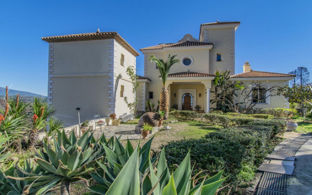 7 Bedroom Villa in Estepona
