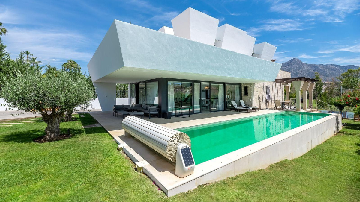 Villa till salu i Nueva Andalucia, Marbella