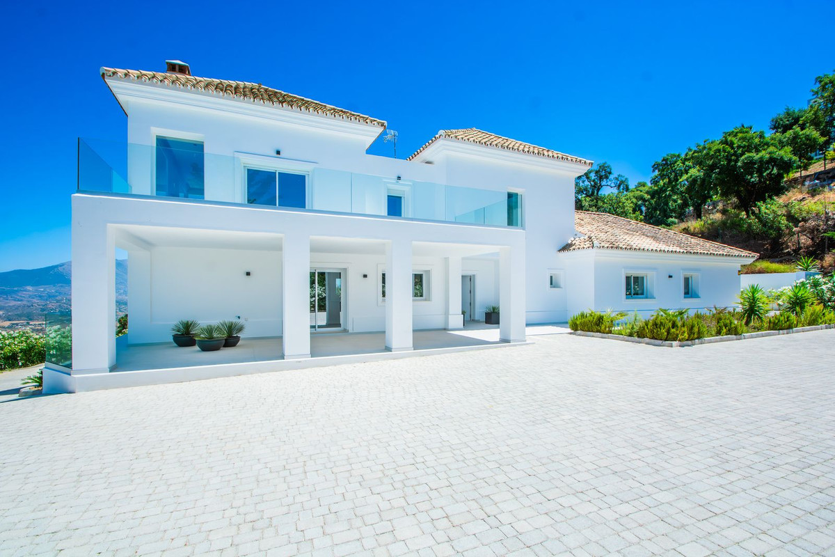 Вила за продажба в La Mairena, Marbella