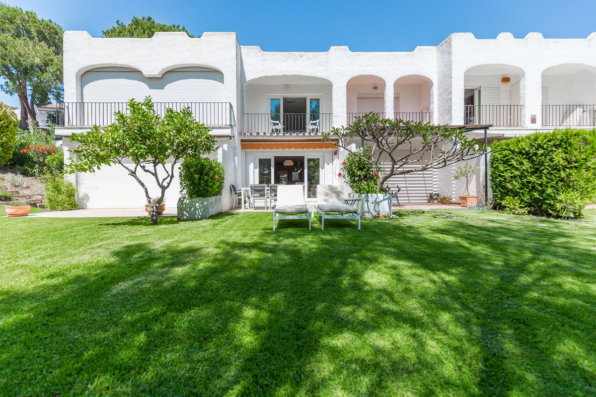 Μεζονέτα σε σειρά προς πώληση σε Nueva Andalucia, Marbella