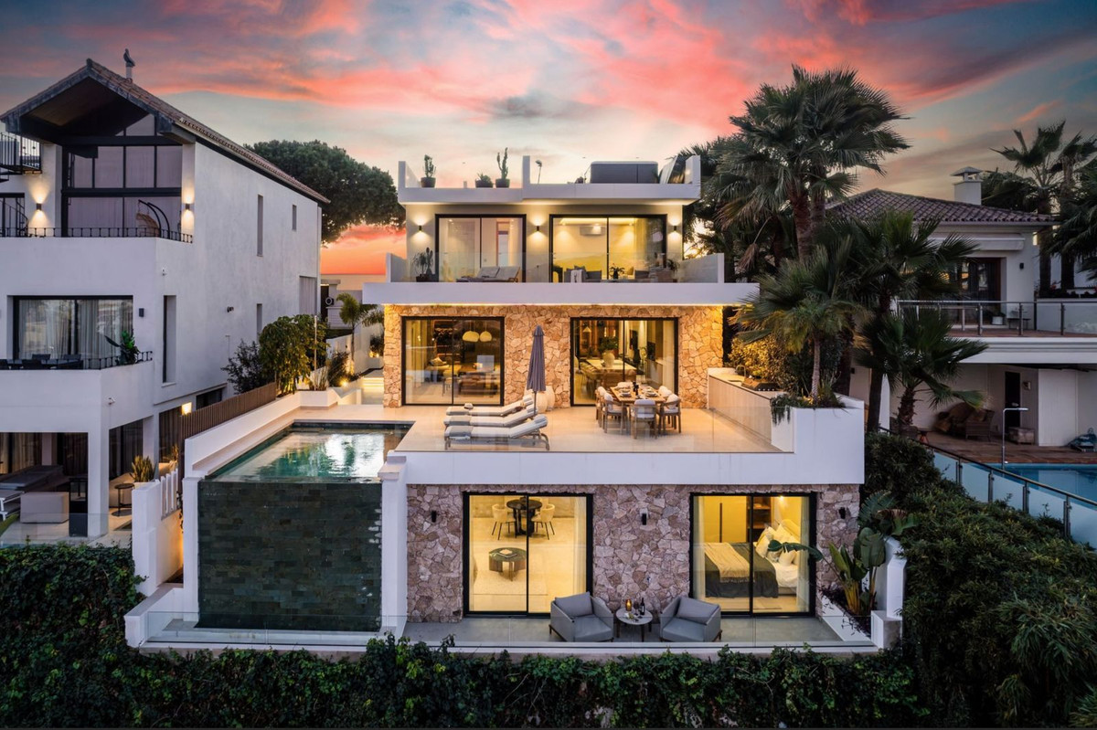 Huvila myytävänä kohteessa Nueva Andalucia, Marbella