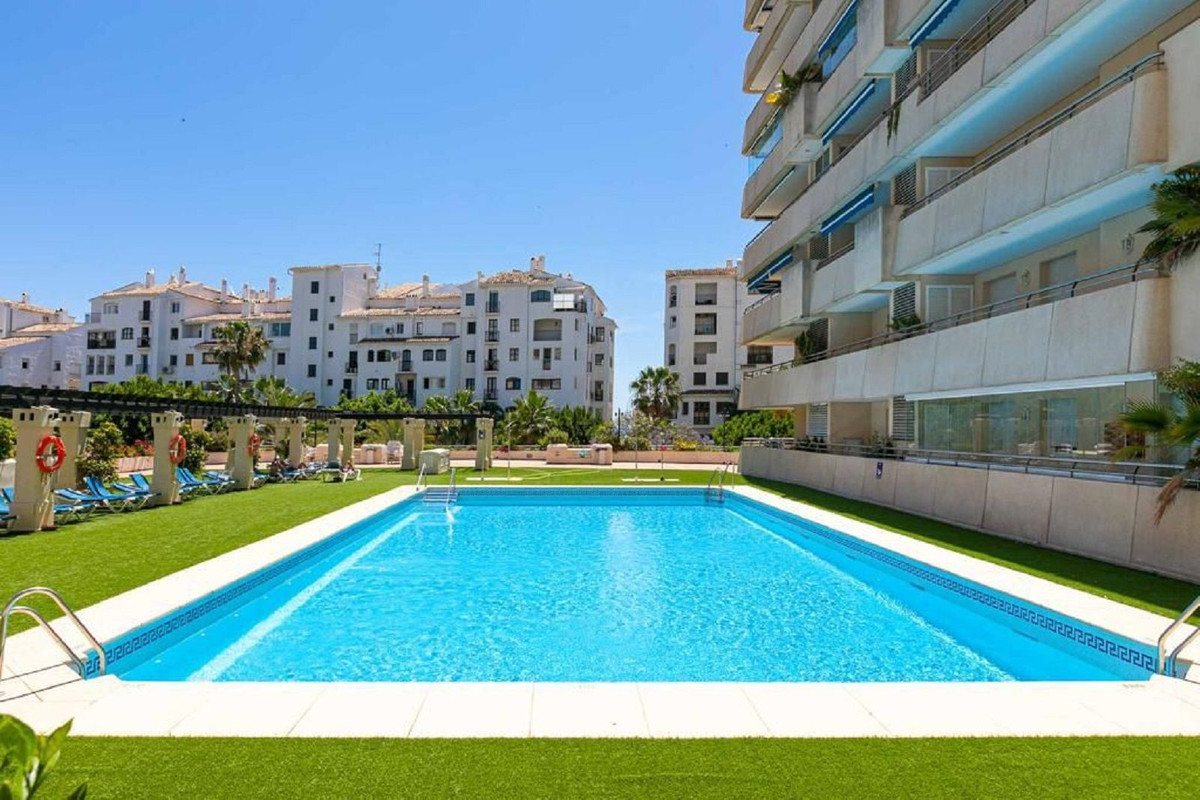 Апартамент за продажба в Puerto Banús