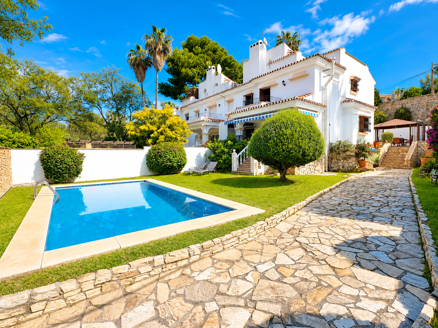 Casa en venta en Nueva Andalucía, Marbella