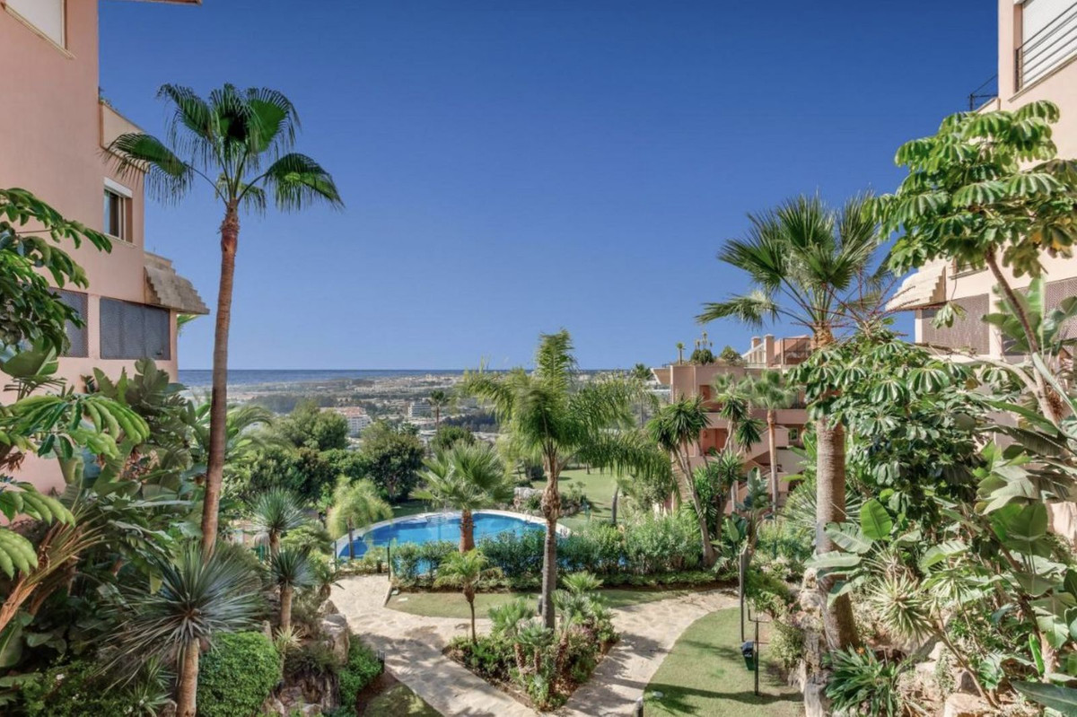 Апартамент за продажба в Nueva Andalucia, Marbella