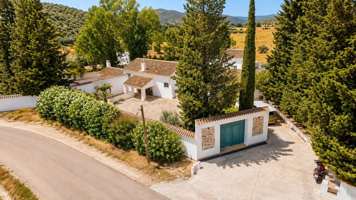 5 Bedroom Country house in Villanueva del Rosario
