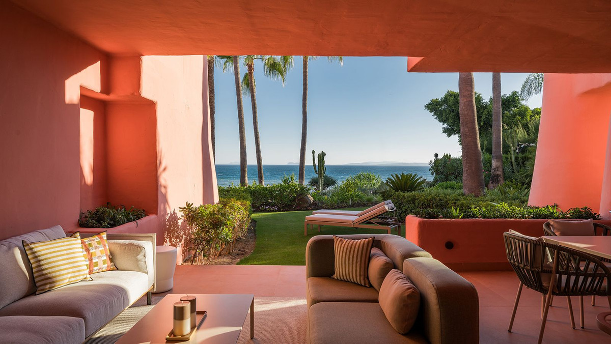 3 Bedroom Apartment in Estepona