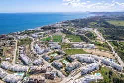 3 Bedroom Apartment in Estepona - Photo 5