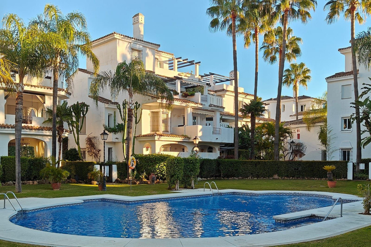Rækkehus til salg i Nueva Andalucia, Marbella