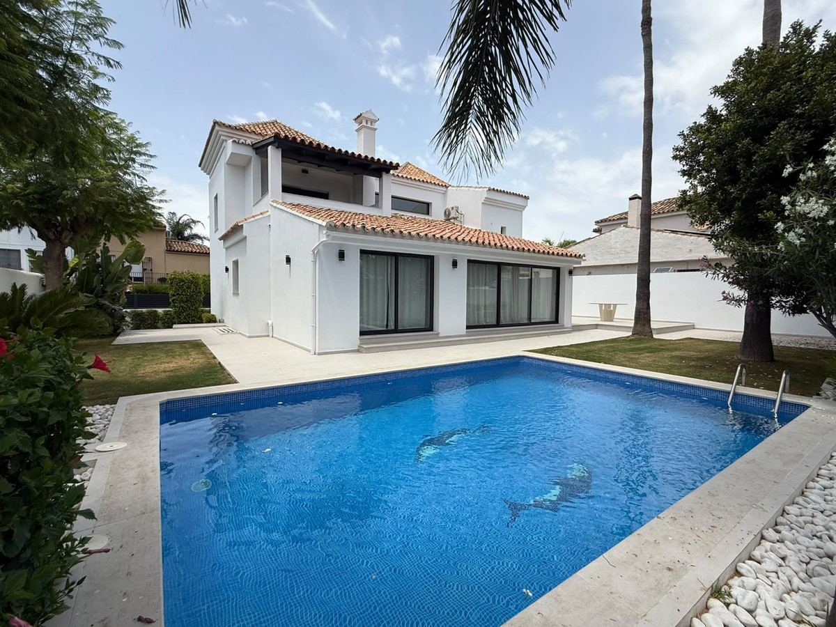 Βίλα προς πώληση σε Nueva Andalucia, Marbella