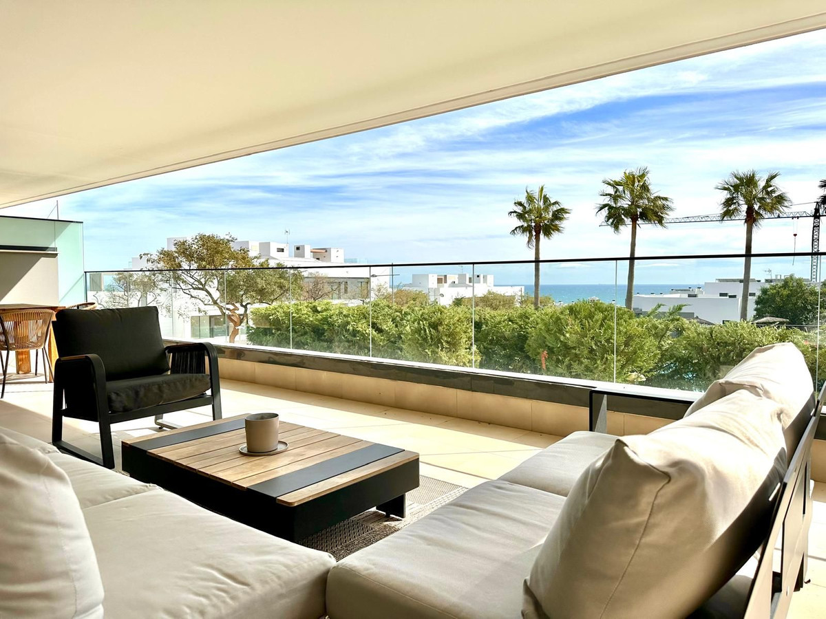 4 Bedroom Apartment in Estepona