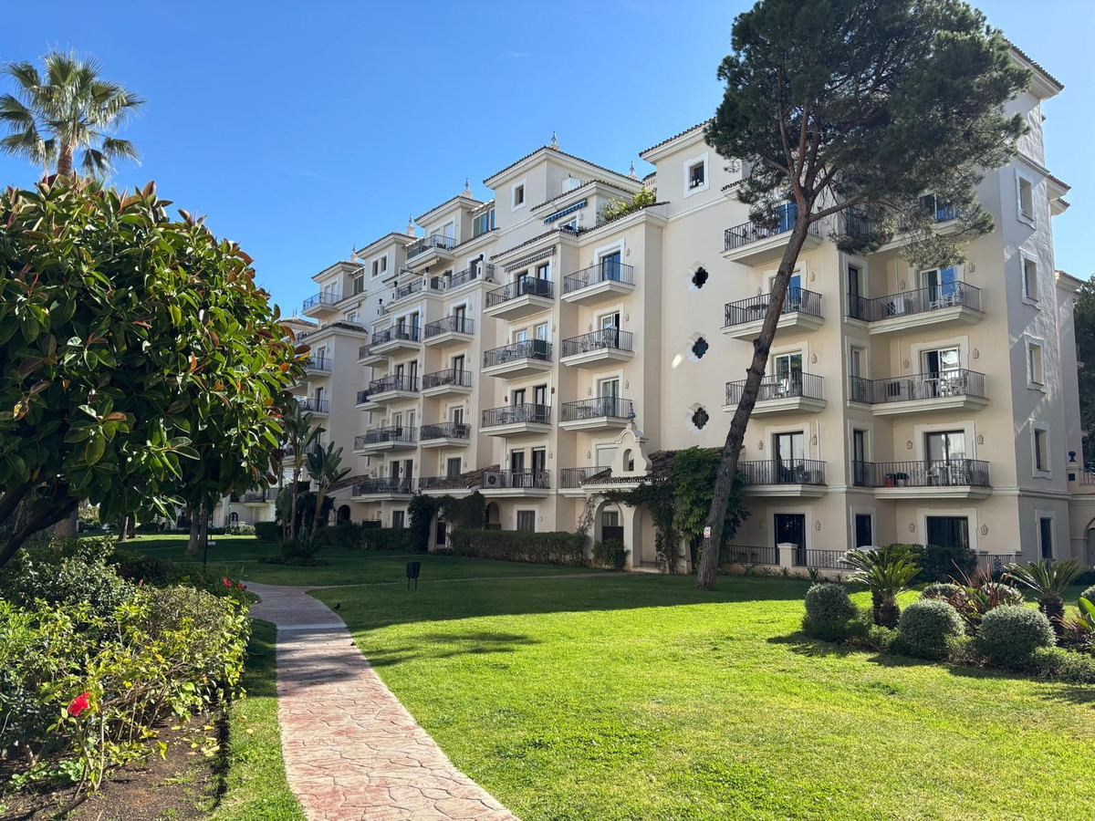 Apartment for Sale in Nueva Andalucia, Marbella