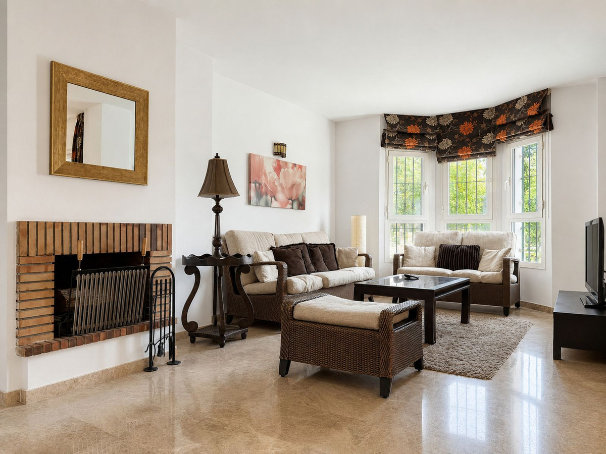 Piso en venta en Nueva Andalucía, Marbella