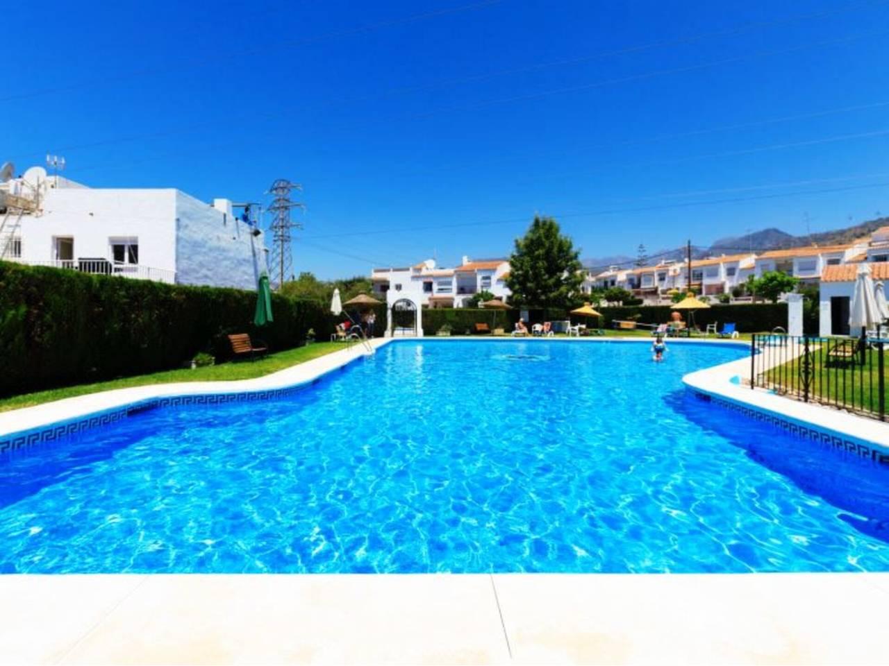 Kaupunkipientalo vuokrattavana kohteessa Nerja