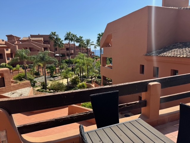 2 Bedroom Apartment in Estepona - Photo 6