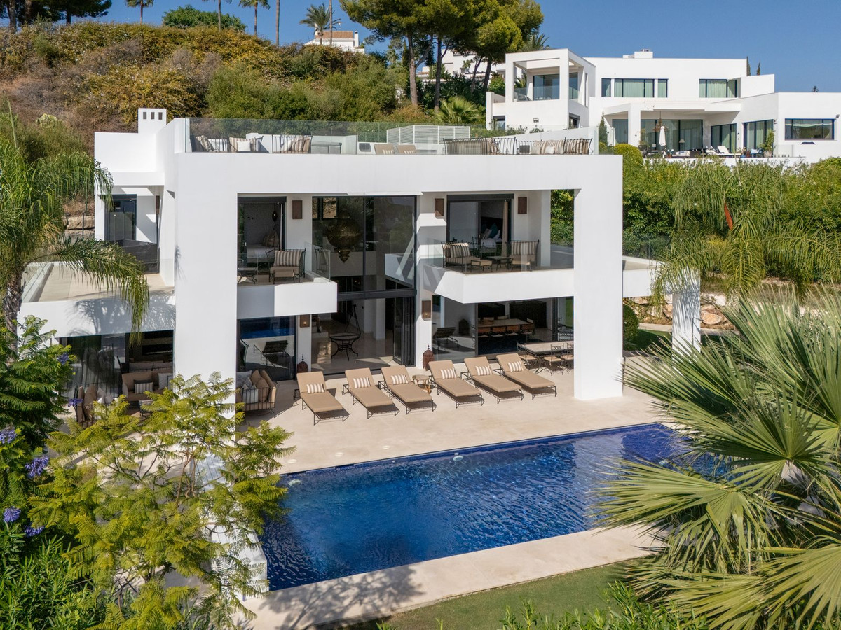 Вила за продажба в Nueva Andalucia, Marbella