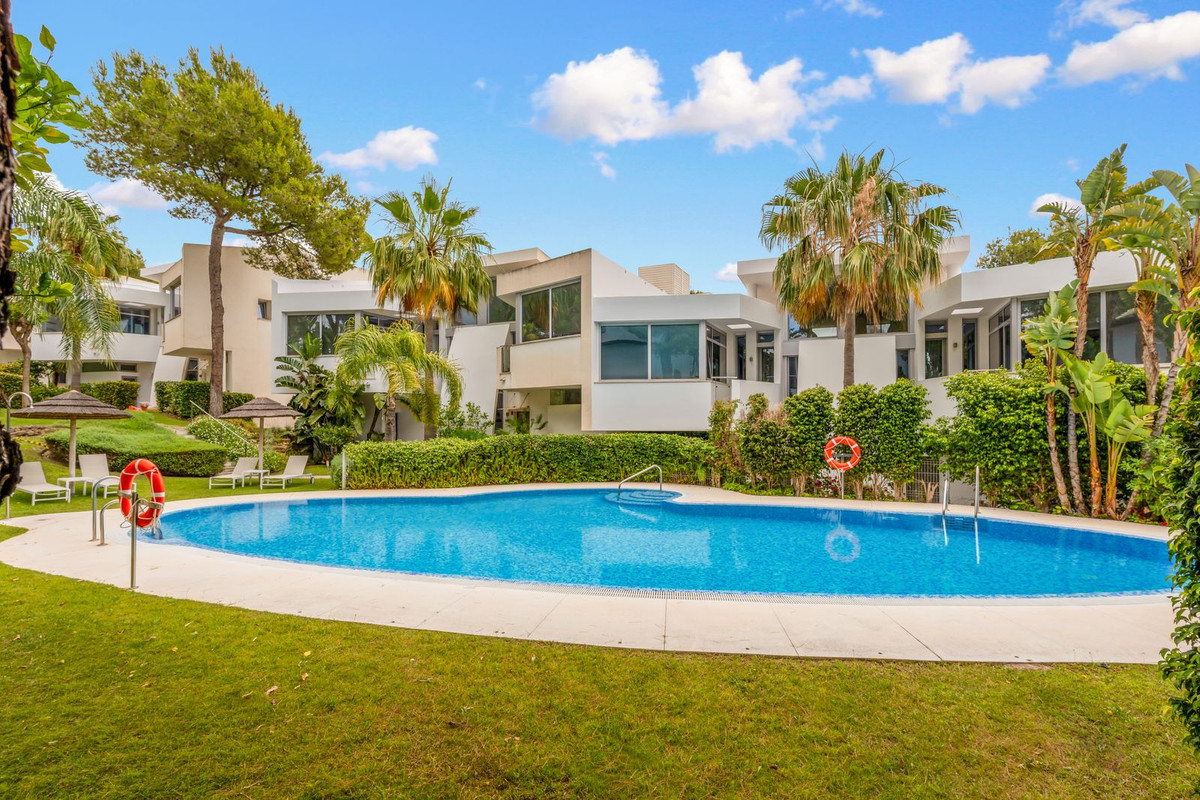 Rækkehus til salg i Sierra Blanca, Marbella