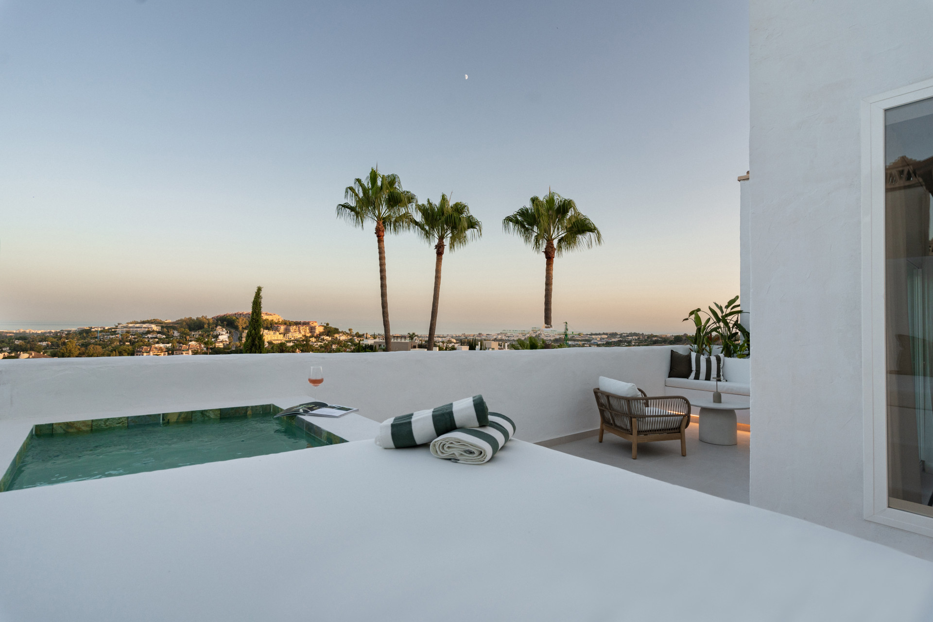 Takleilighet til salgs i Nueva Andalucia, Marbella