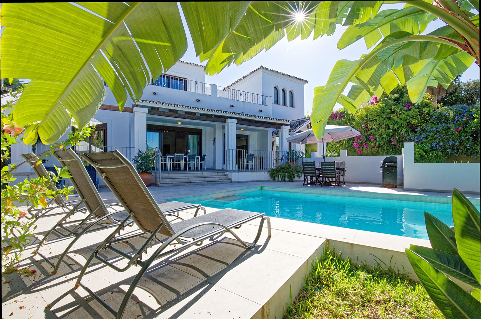 Villa in vendita a El Rosario, Marbella