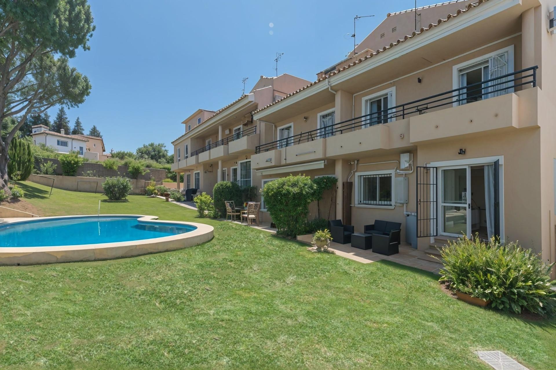 Townhouse for Sale in Artola, Marbella