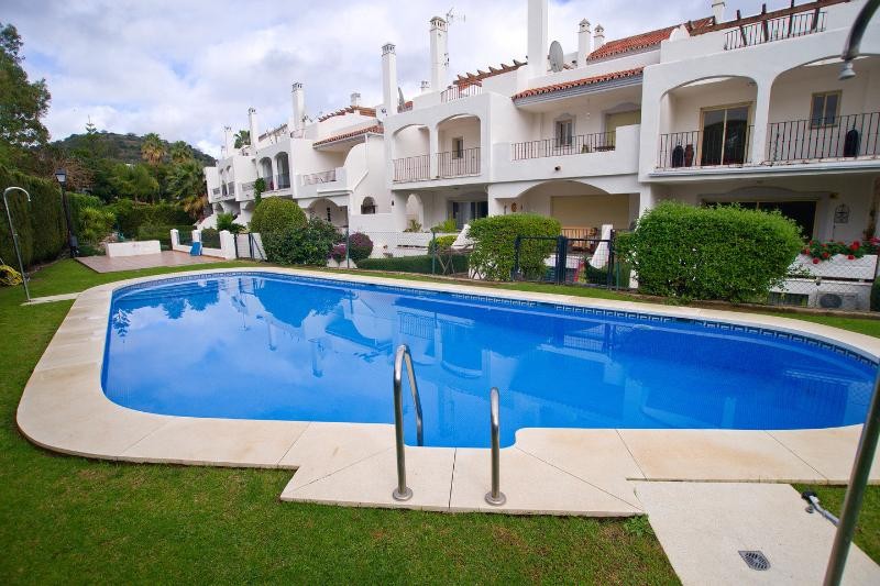 Редова къща под наем в Nueva Andalucia, Marbella