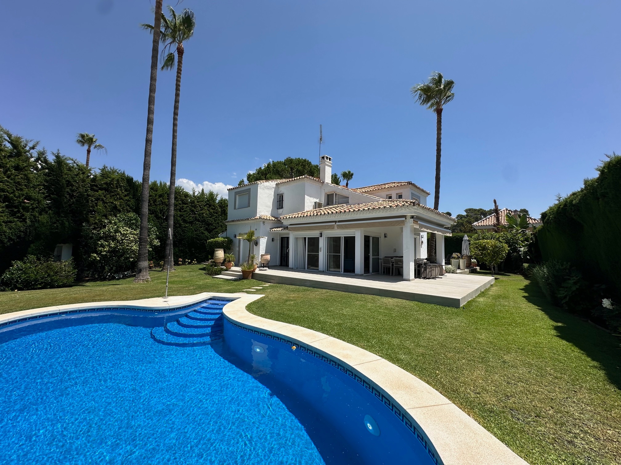 Villa til salgs i Nueva Andalucia, Marbella