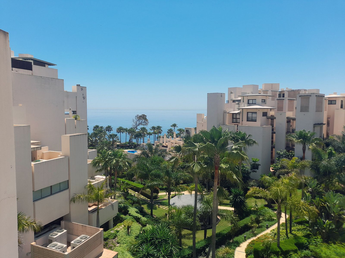 2 Bedroom Apartment in Estepona