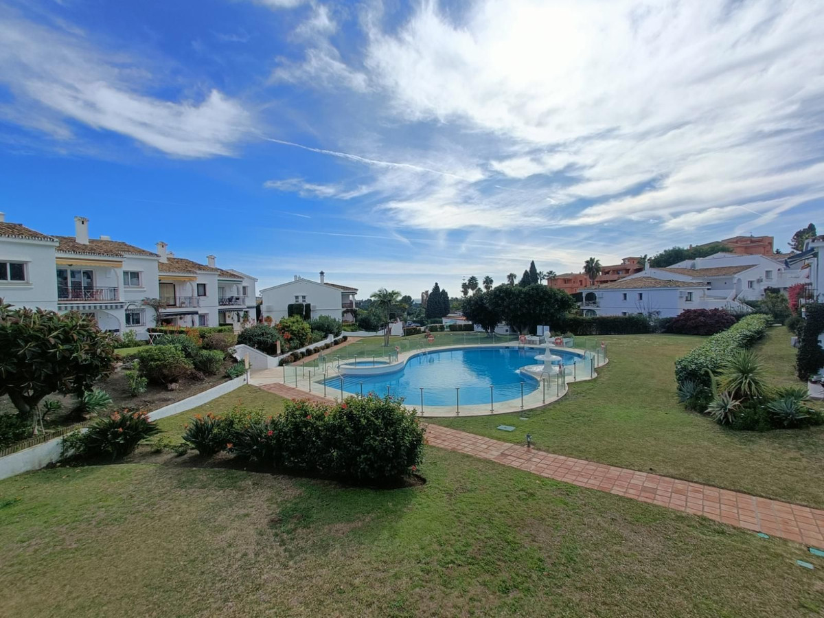 2 Bedroom Apartment in Estepona