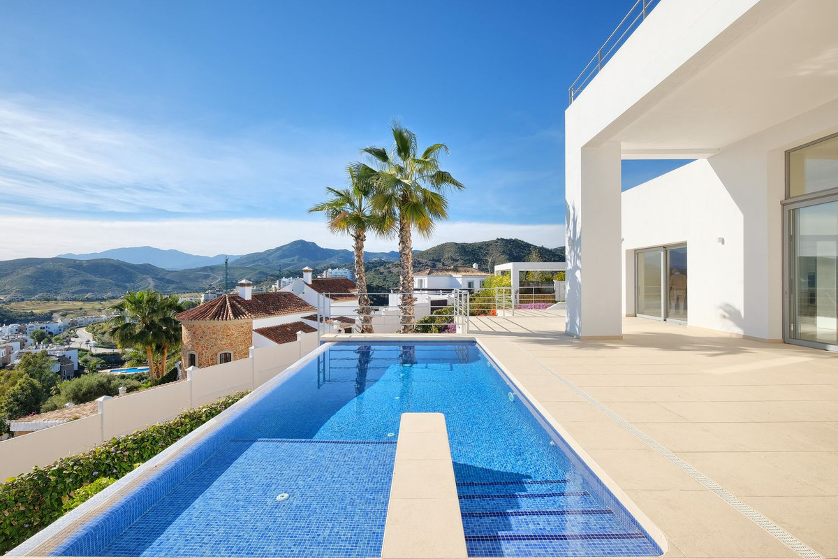 4 Bedroom Villa in Benahavis