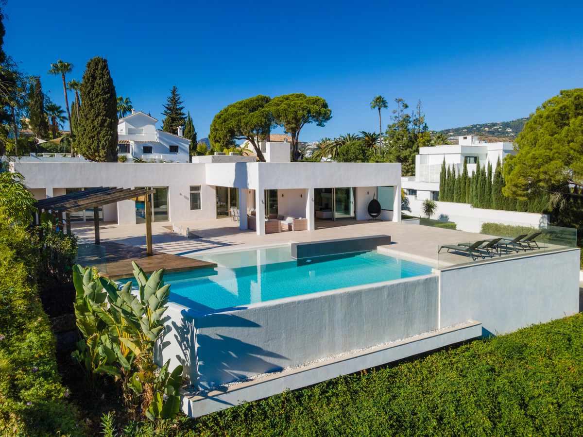 Huvila myytävänä kohteessa Nueva Andalucia, Marbella