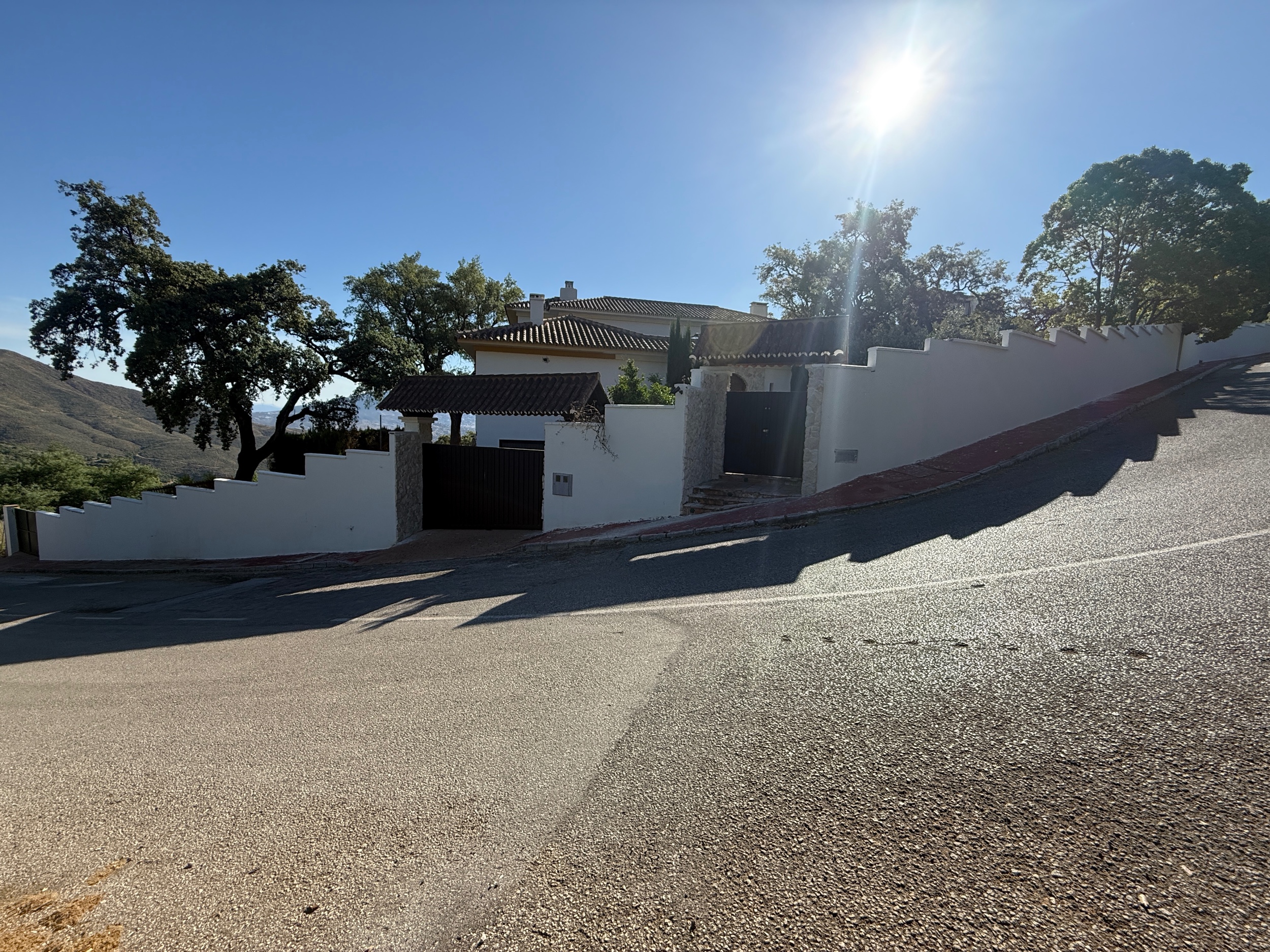 Villa til salg i La Mairena, Marbella