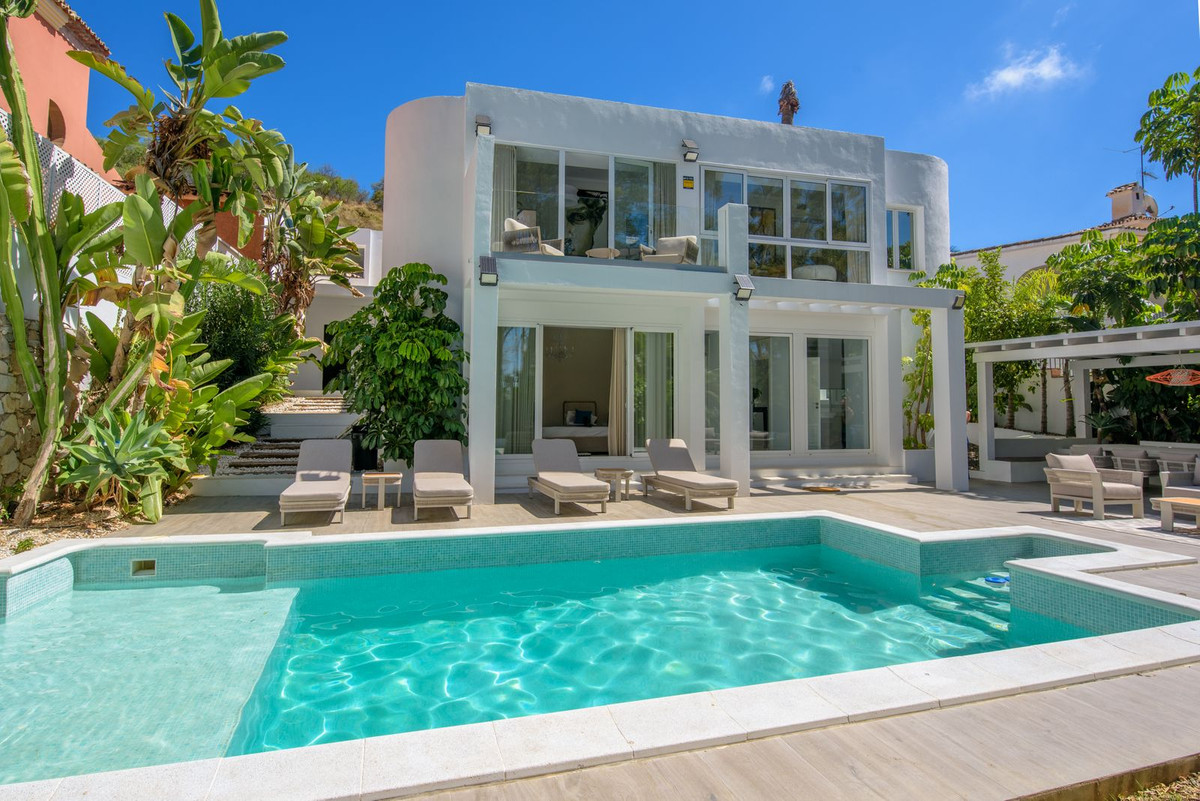 Casa en venta en Nueva Andalucía, Marbella