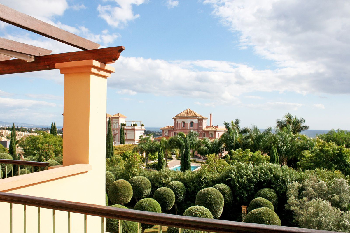 3 Bedroom Penthouse in Benahavis