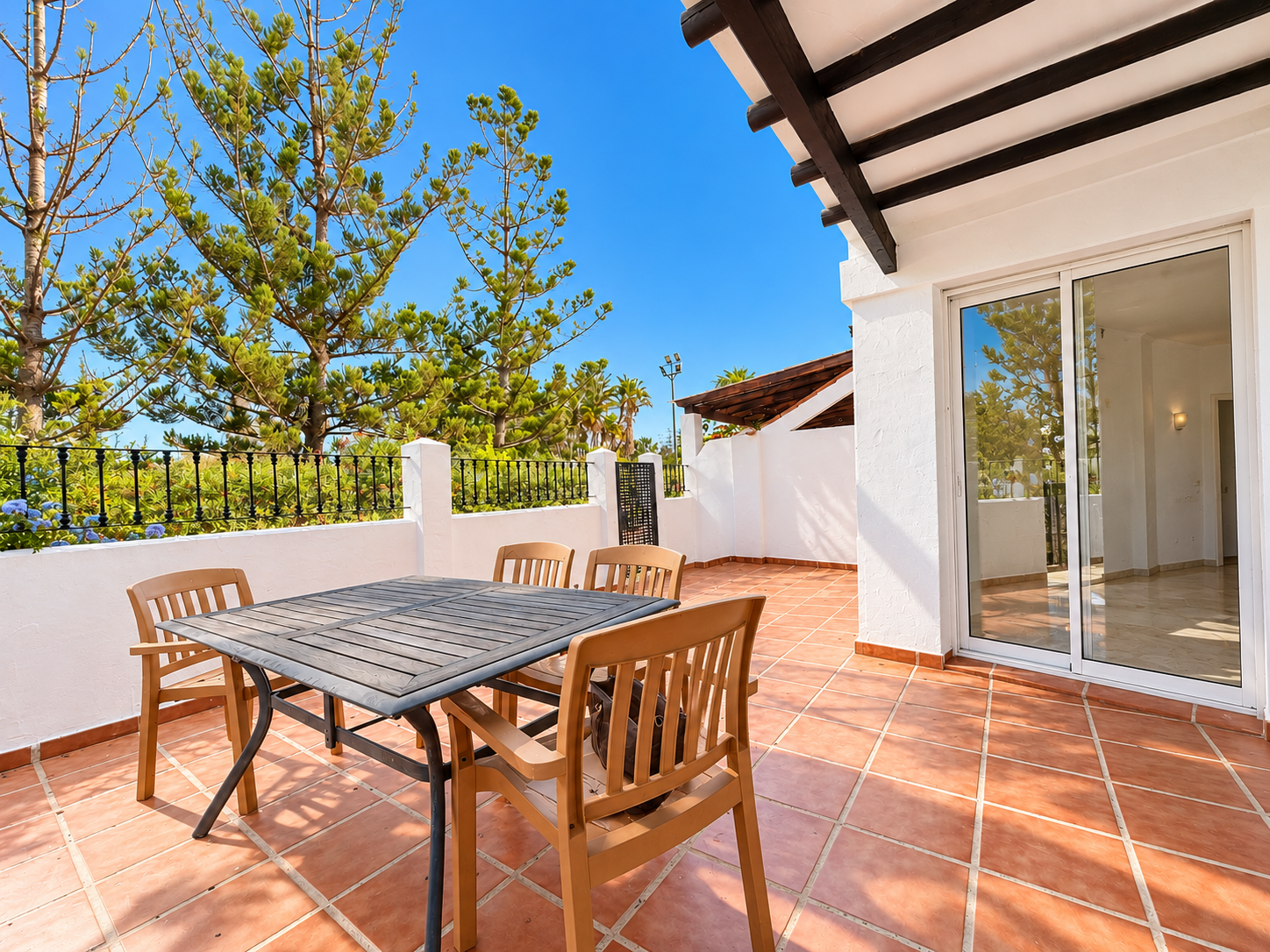 Rijwoning te koop in Nueva Andalucia, Marbella