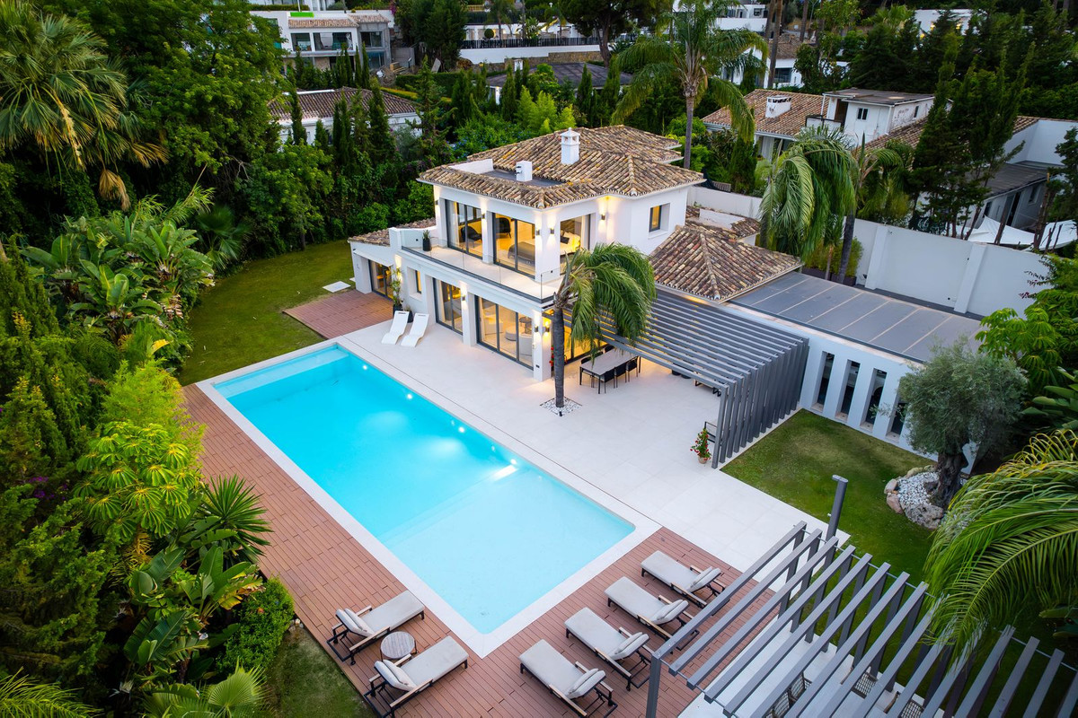 Villa zum Verkauf in Nueva Andalucia, Marbella