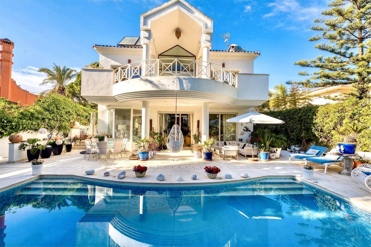 4 Bedroom Villa in Estepona