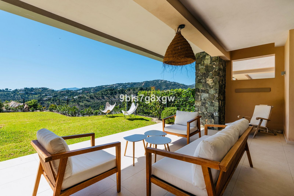 Lejlighed til salg i La Quinta, Benahavis