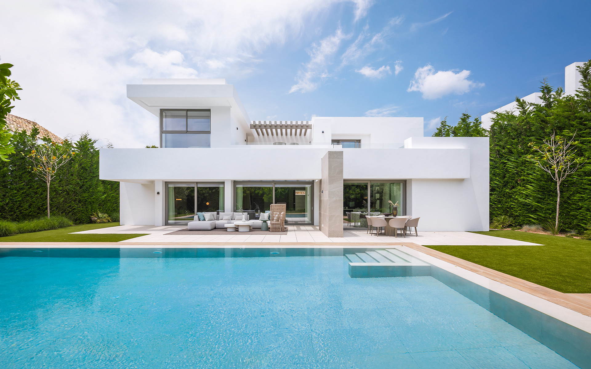 Casa en venta en El Paraíso, Estepona
