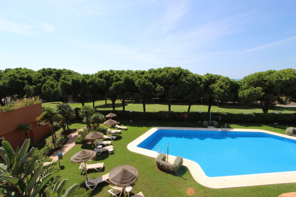 Lejlighed til salg i Cabopino, Marbella