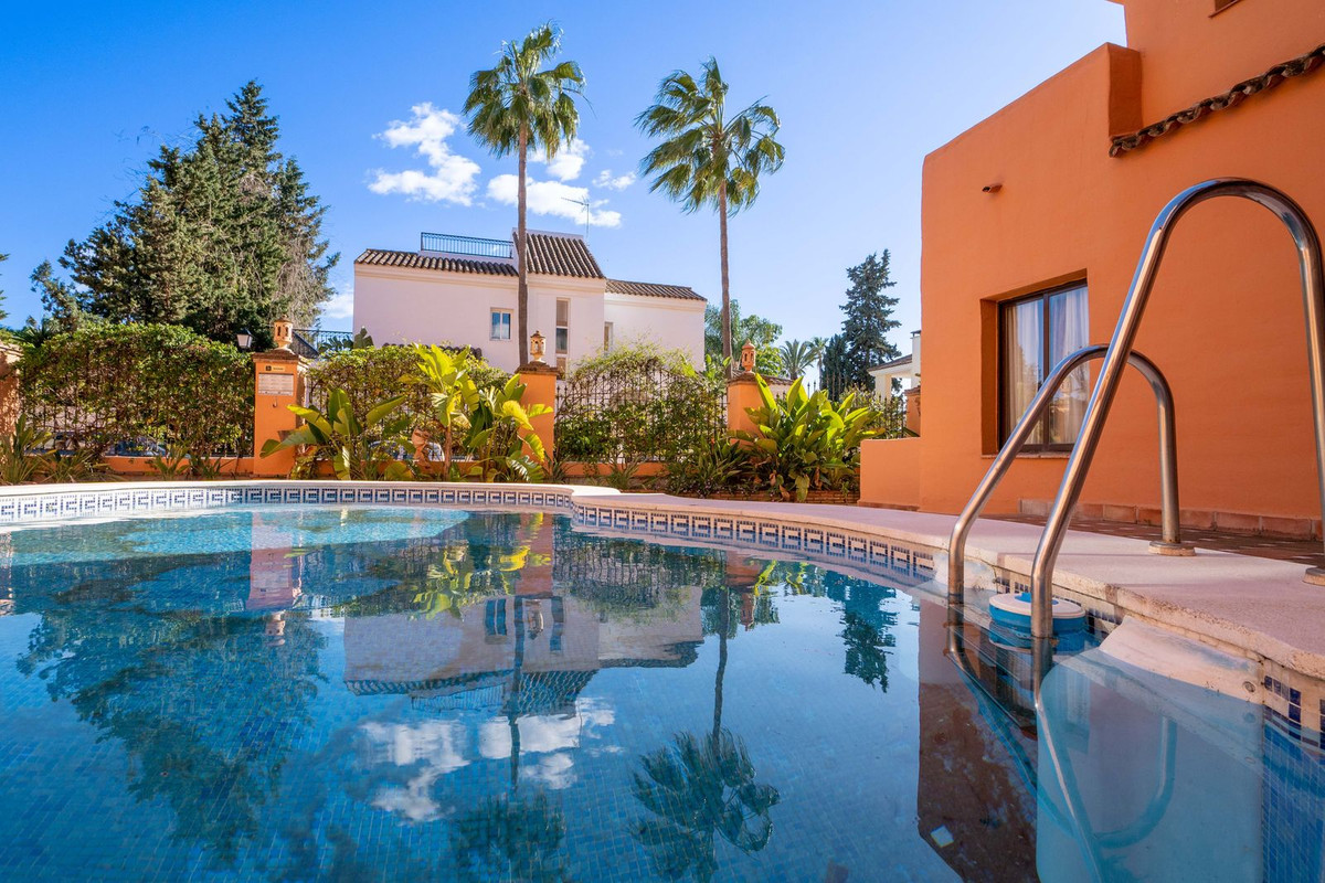 5 Bedroom Apartment in Estepona