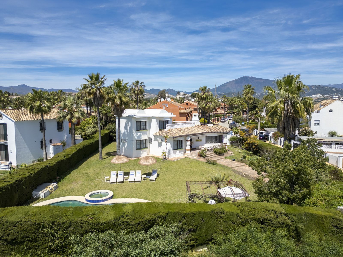Villa in vendita a Atalaya, Estepona